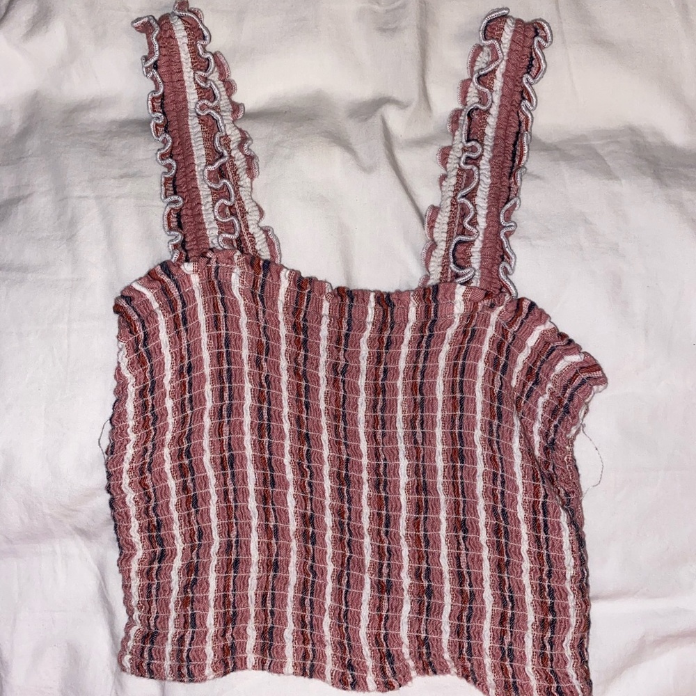 hollister ruffled cropped tank top